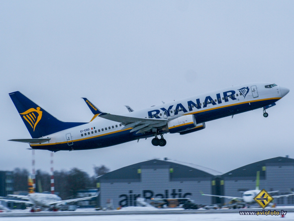 Boeing 737-8AS